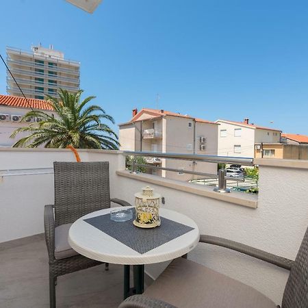 Apartmani Mona Макарска Екстериор снимка