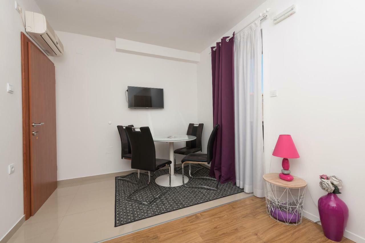 Apartmani Mona Макарска Екстериор снимка
