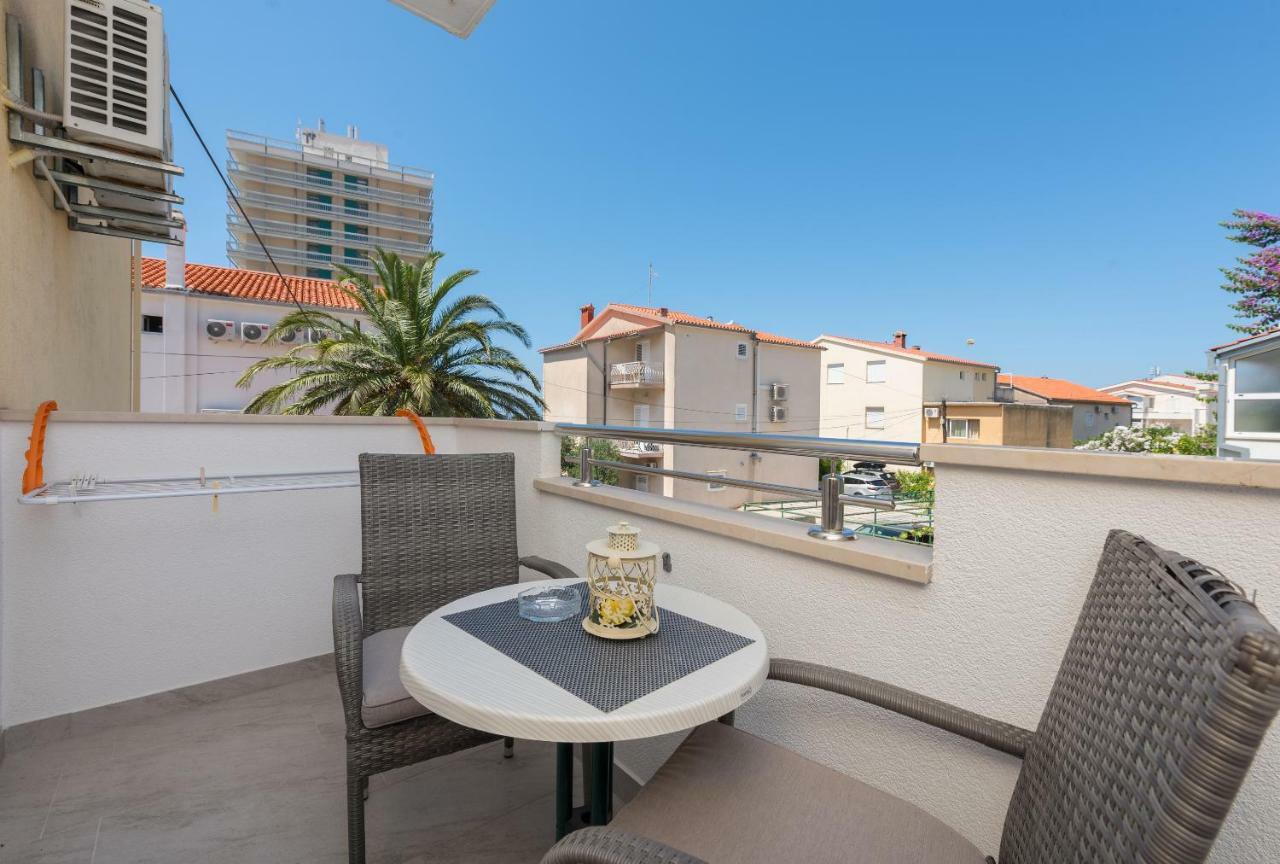 Apartmani Mona Макарска Екстериор снимка