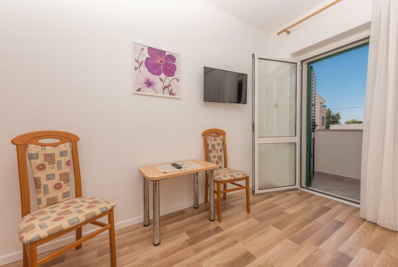 Apartmani Mona Макарска Екстериор снимка