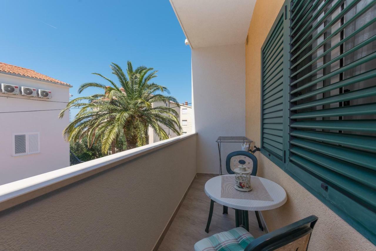 Apartmani Mona Макарска Екстериор снимка