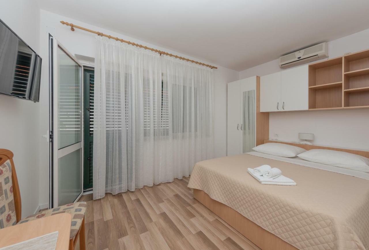 Apartmani Mona Макарска Екстериор снимка