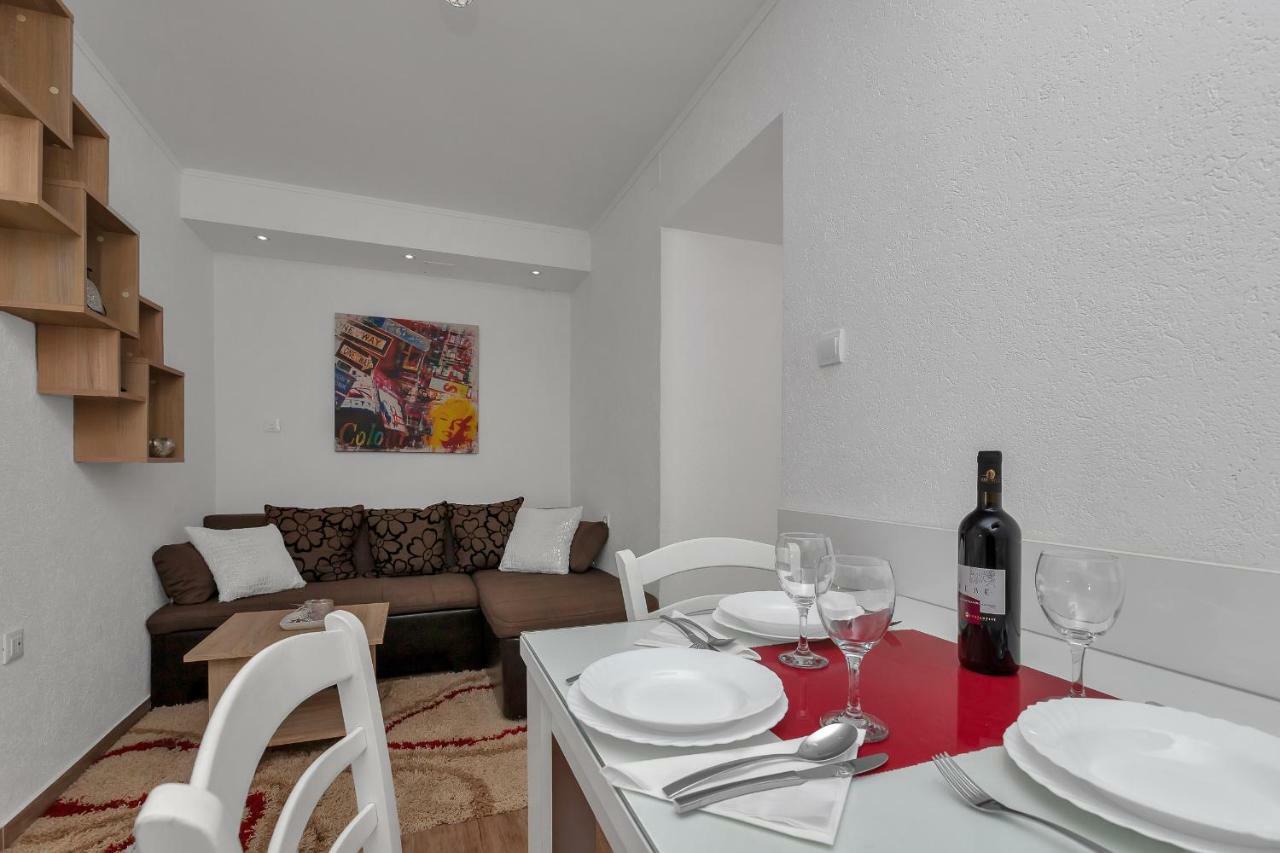 Apartmani Mona Макарска Екстериор снимка