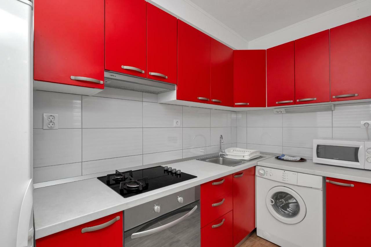 Apartmani Mona Макарска Екстериор снимка