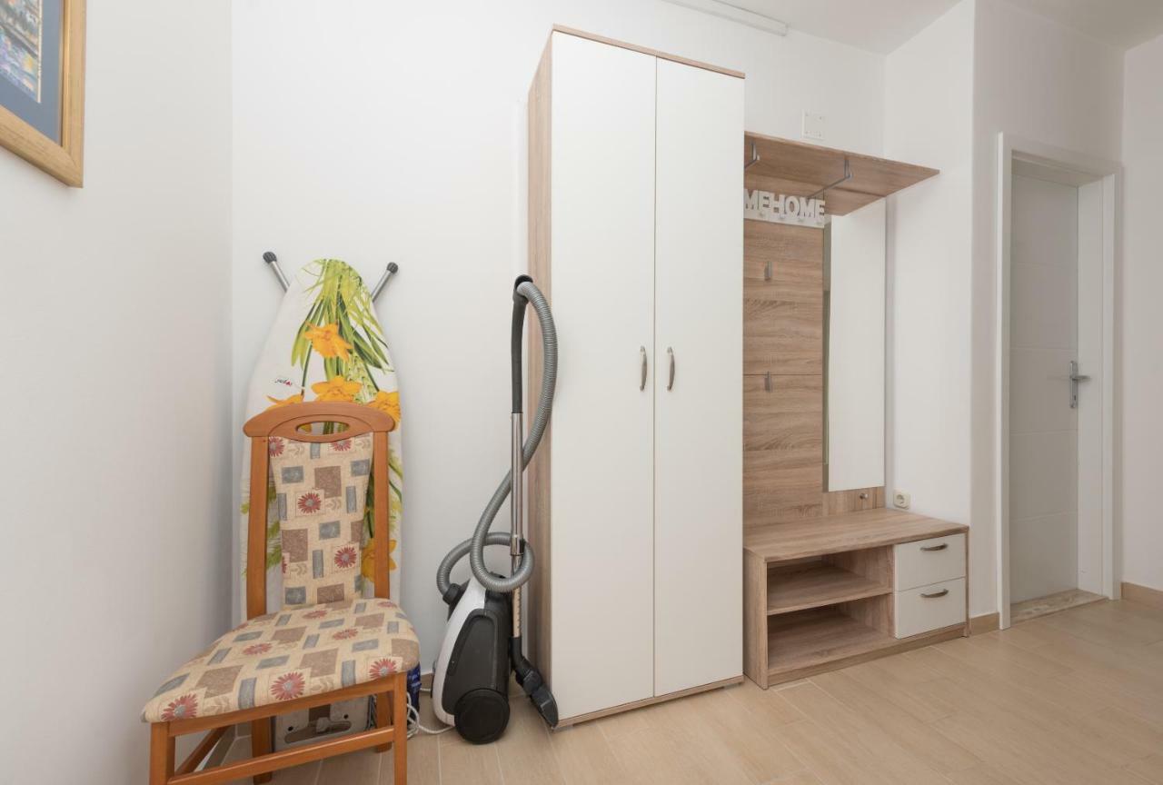Apartmani Mona Макарска Екстериор снимка