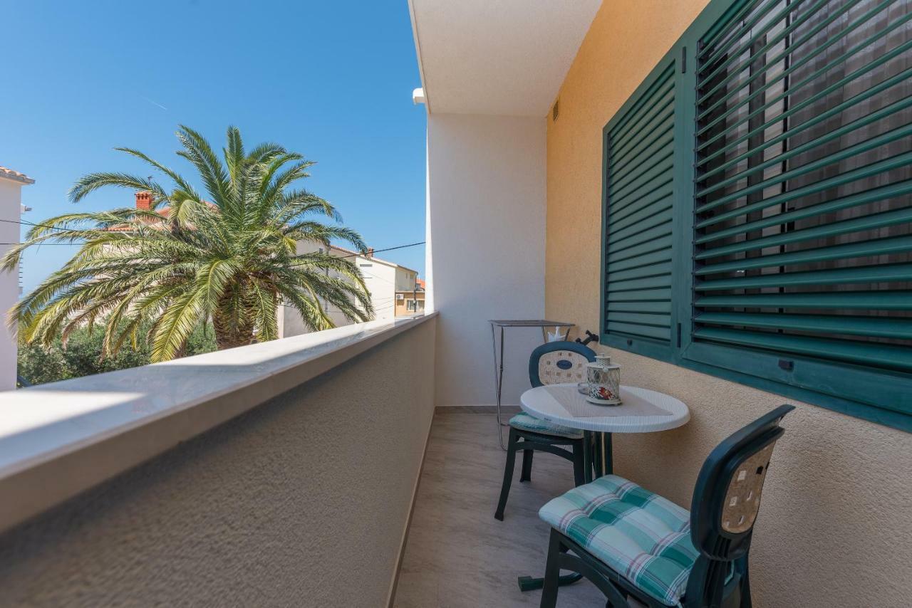 Apartmani Mona Макарска Екстериор снимка