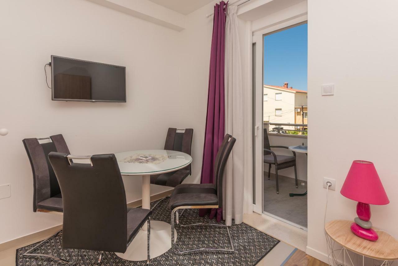 Apartmani Mona Макарска Екстериор снимка