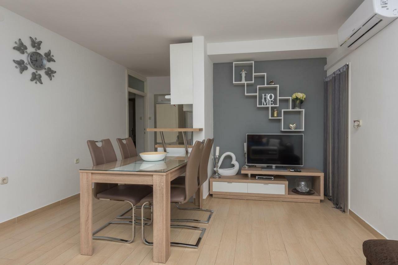 Apartmani Mona Макарска Екстериор снимка