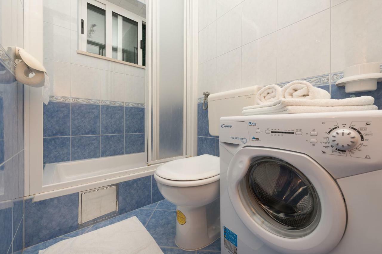 Apartmani Mona Макарска Екстериор снимка