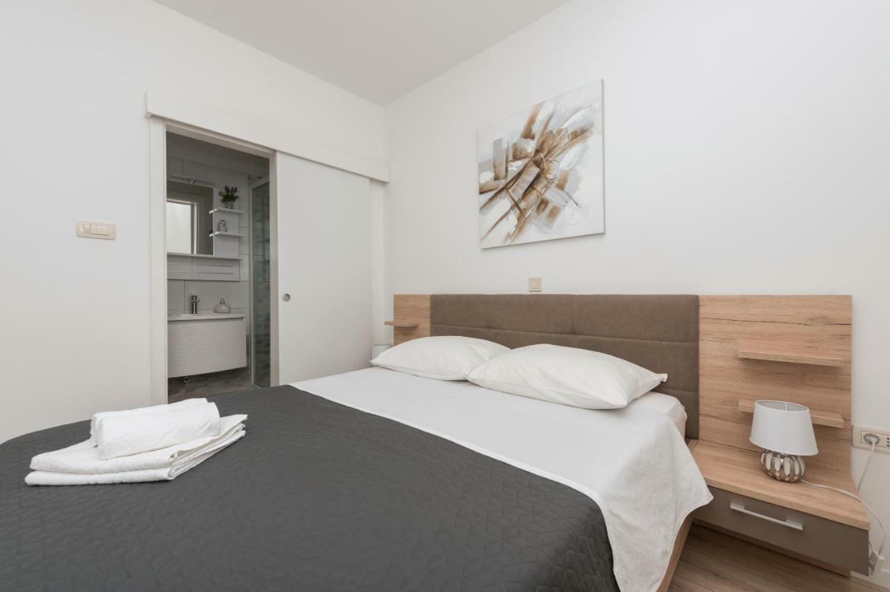Apartmani Mona Макарска Екстериор снимка
