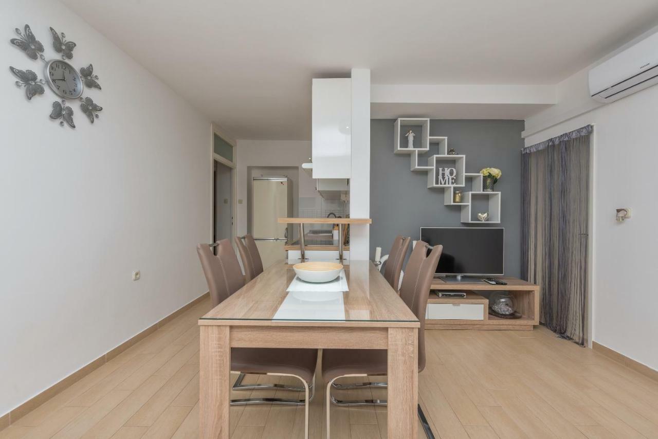 Apartmani Mona Макарска Екстериор снимка