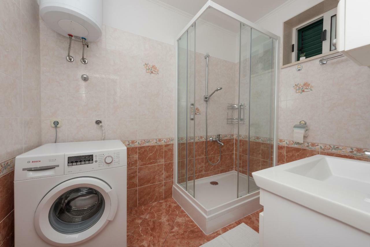 Apartmani Mona Макарска Екстериор снимка