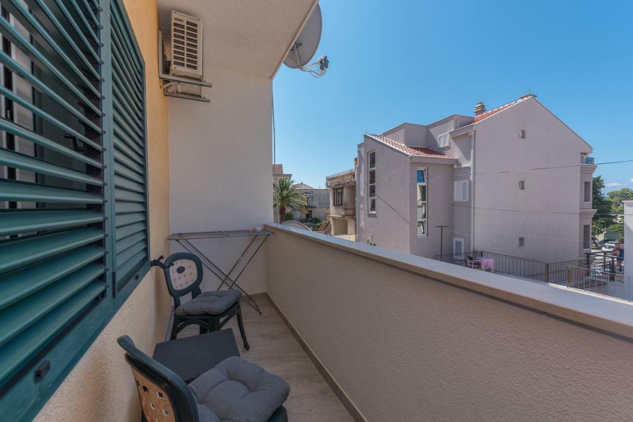 Apartmani Mona Макарска Екстериор снимка